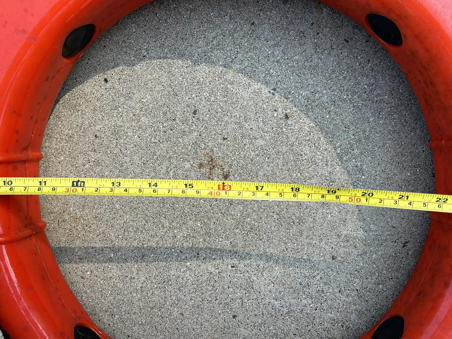 TAYLOR MADE 569 / 24 INCH ORANGE POLYETHYLENE SHELL LIFE RING / BLACK ROPE