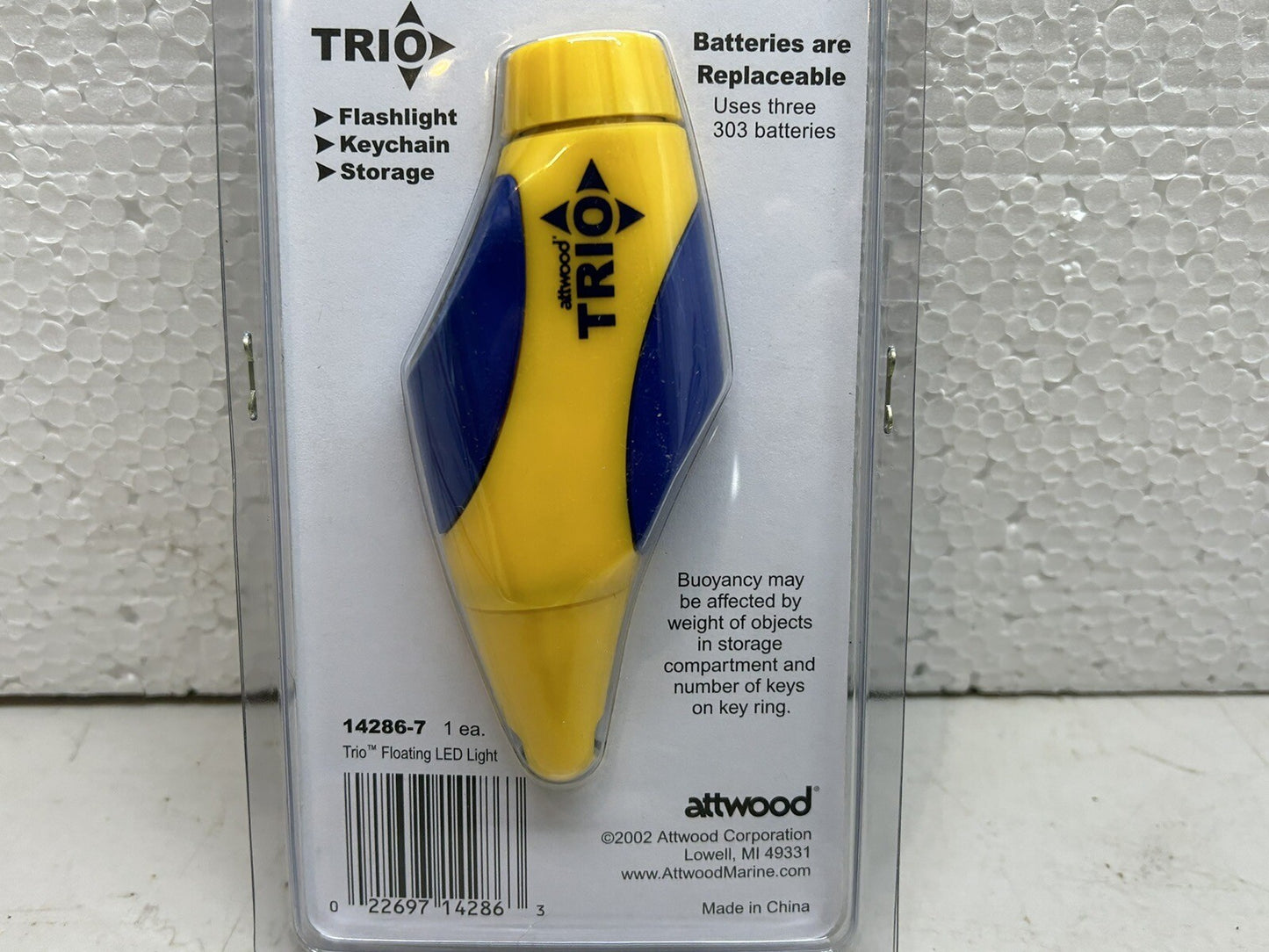 ATTWOOD TRIO FLOATING LED FLASHLIGHT / WATERPROOF STORAGE KEYCHAIN / NEW