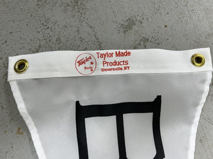 TAYLOR MADE 33305 / INITIAL E PENNANT / 10" x 16" / NEW