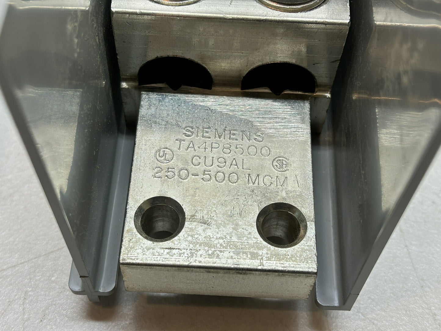 SIEMENS 2TA4P8500 / BREAKER ND 2 ALUMINUM LUGS 250-500KCMIL / NEW