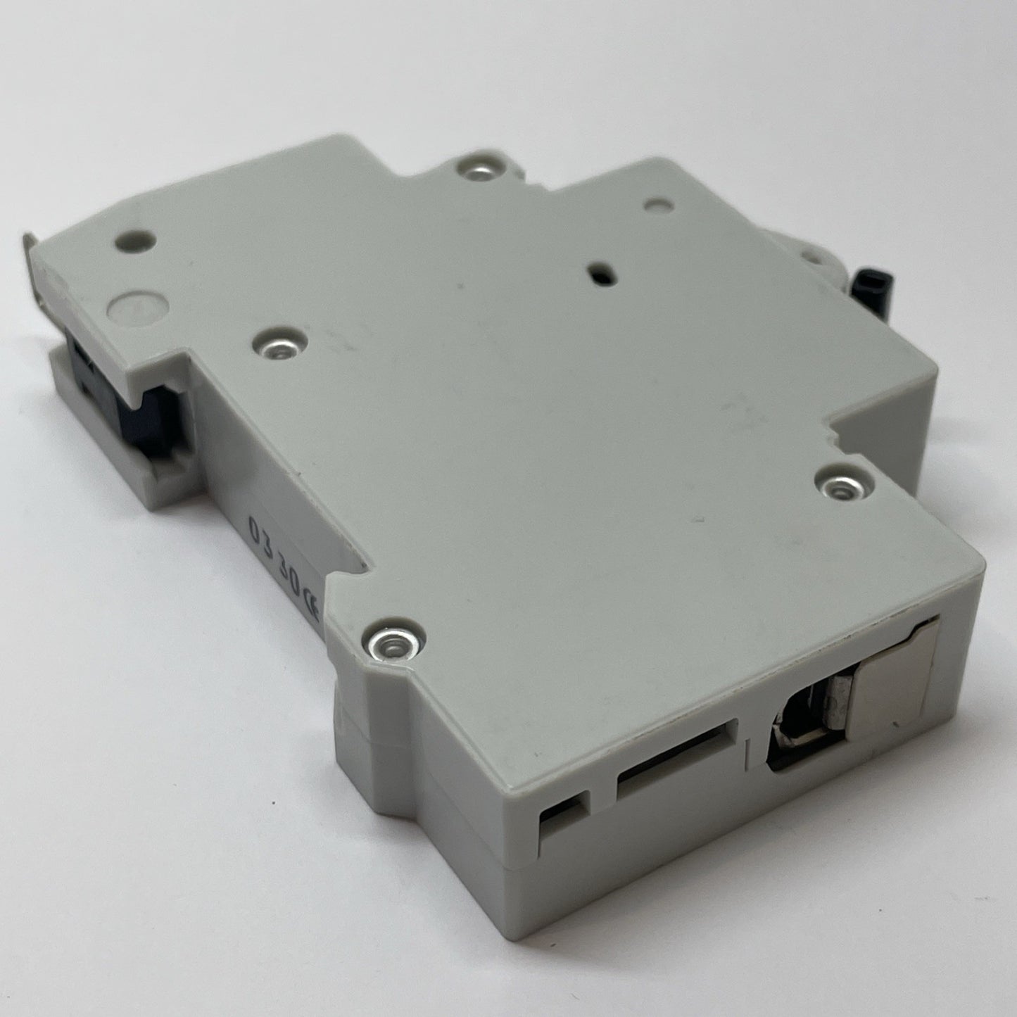 General Electric V37104 Single-Pole 4 Amp DIN-Rail Circuit Breaker V-LINE D4