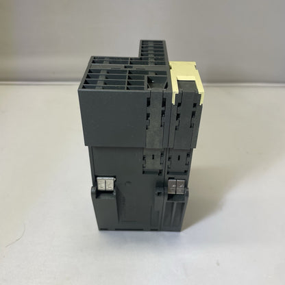 New Siemens 6ES7151-1AA02-0AB0 WITH BASE 6ES7193-4C300-0AA0