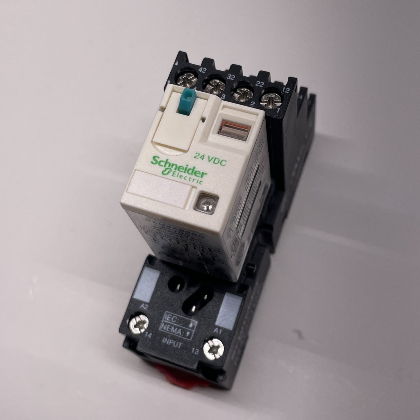 Schneider RXZE2S114M 250VAC 10A Relay Base w/ RXM4AB2BD Relay