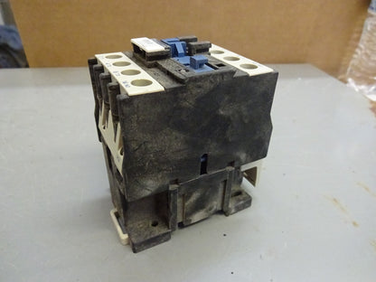 TELEMECANIQUE LC1 D2510 / LC1D2510 / 120V CONTACTOR