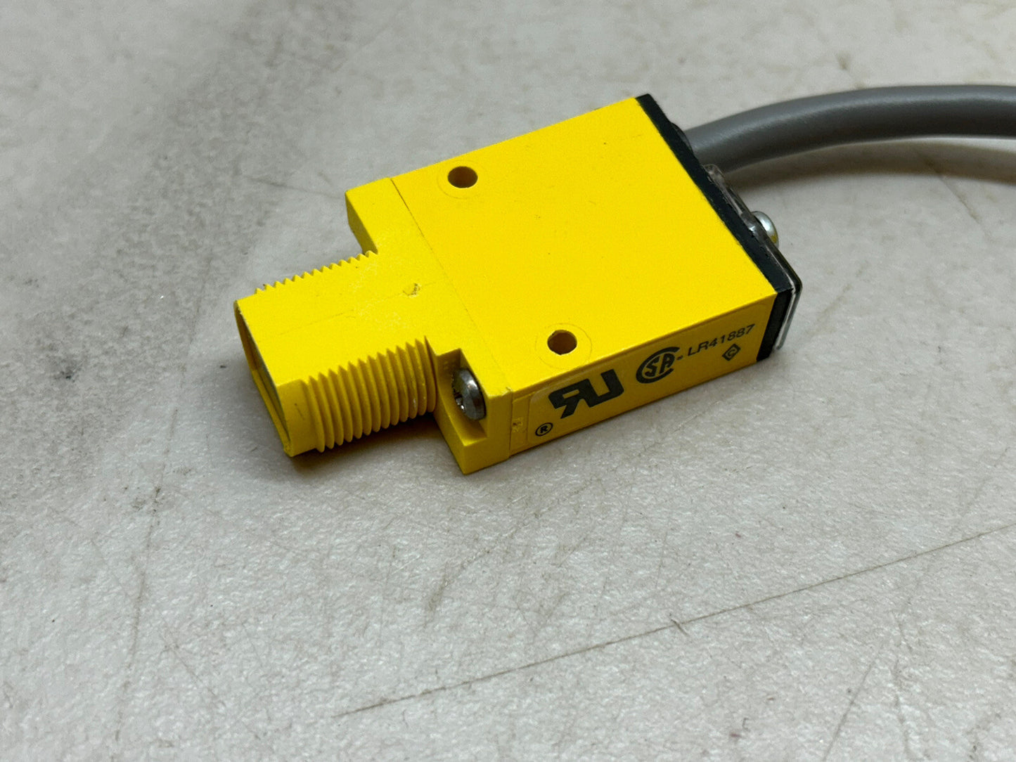 BANNER SM312LVQDP / 28155 MINI-BEAM SENSOR / USED AS SAMPLE ONLY