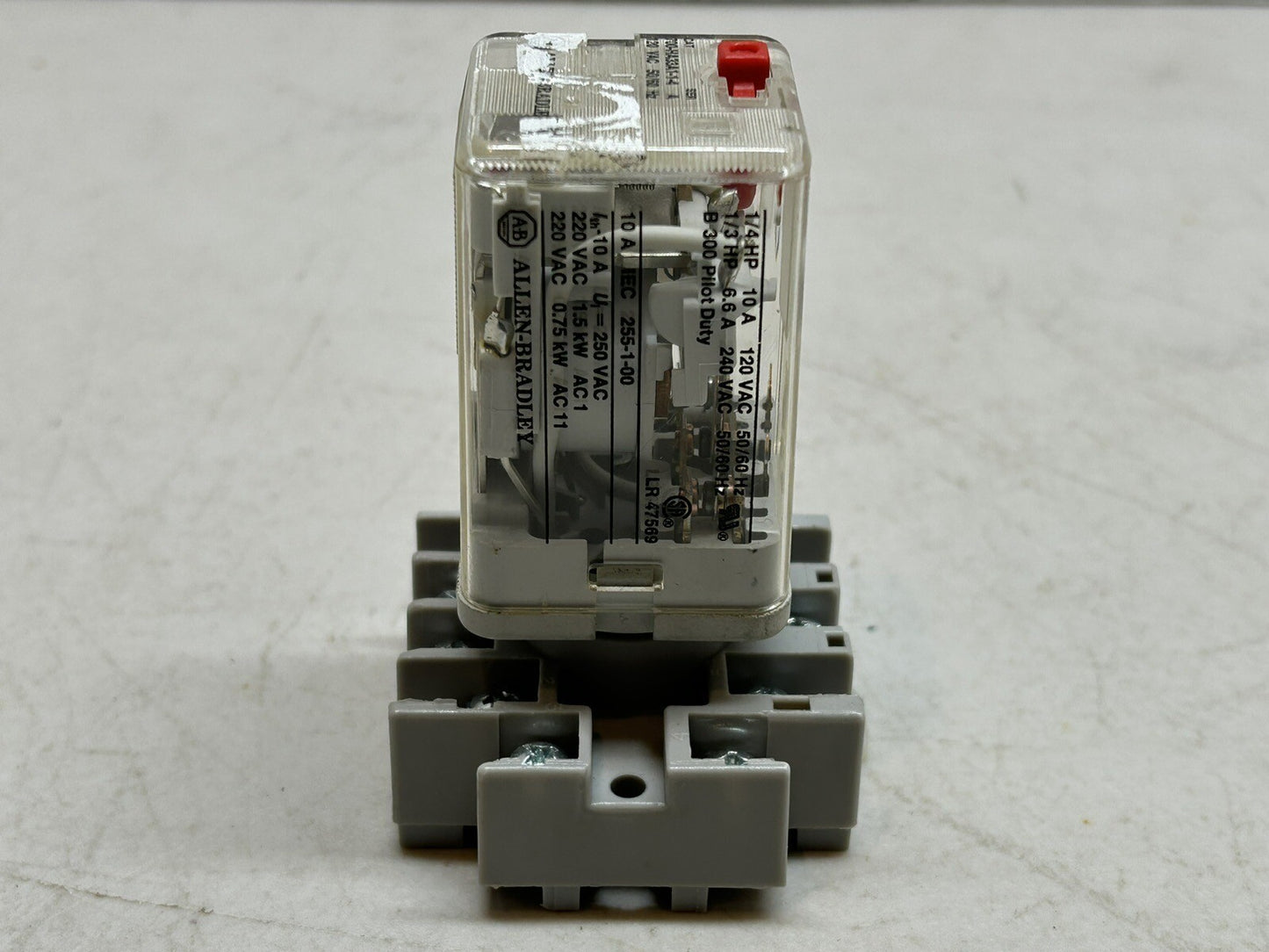 ALLEN BRADLEY 700-HA33A1-1-4 RELAY SER A 120VAC 700-HN126 BASE