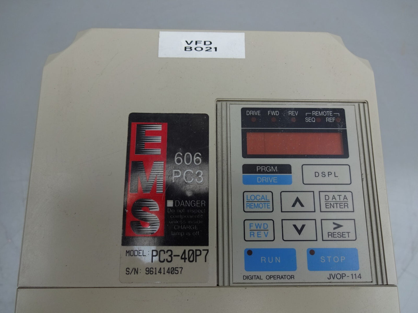 EMS CIMR-PCU40 / P7PC3-40P7 / 606PC3 / 3PH 380-460VAC 5-/60HZ 2.9A