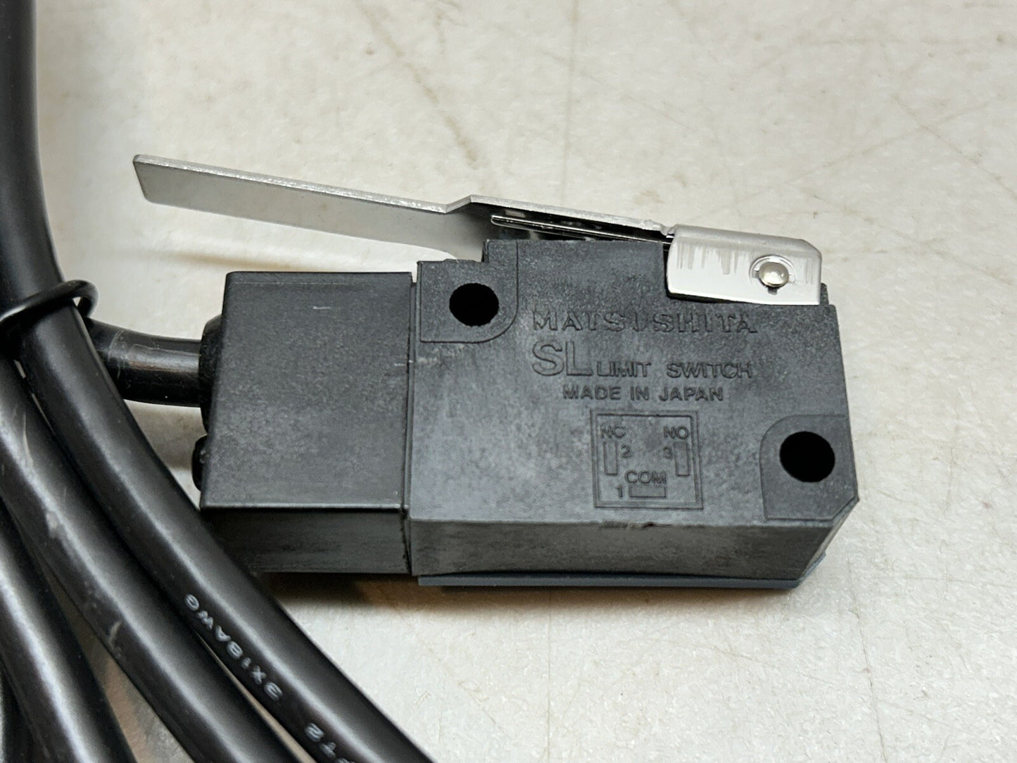 MATSUSHITA AZ37129 / SL LIMIT SWITCH 4A 250VAC / NEW