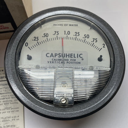 NEW Dwyer 4002 Capsuhelic Differential Pressure Gage – 0-2" W.C.