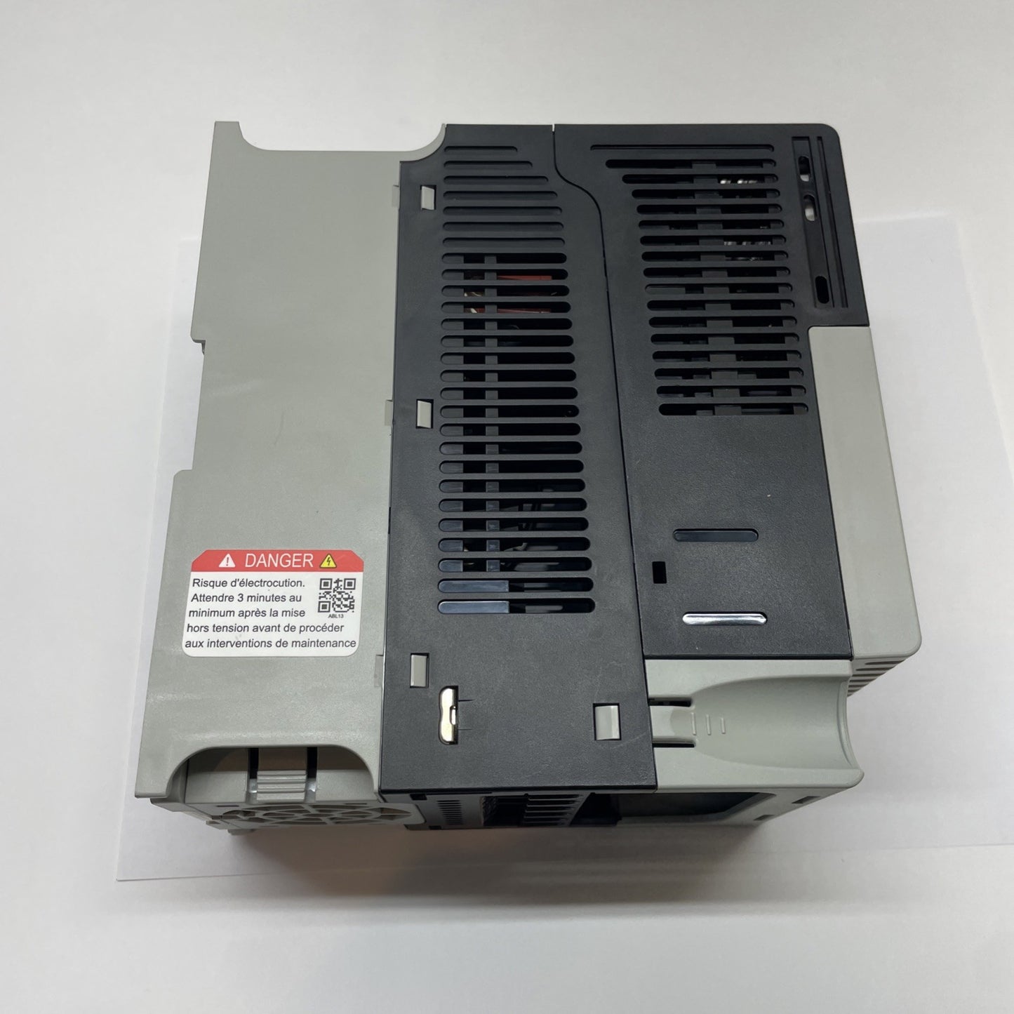 Allen-Bradley 25C-A8P0N104 PowerFlex 527 1.5 kW 8A AC Drive VFD