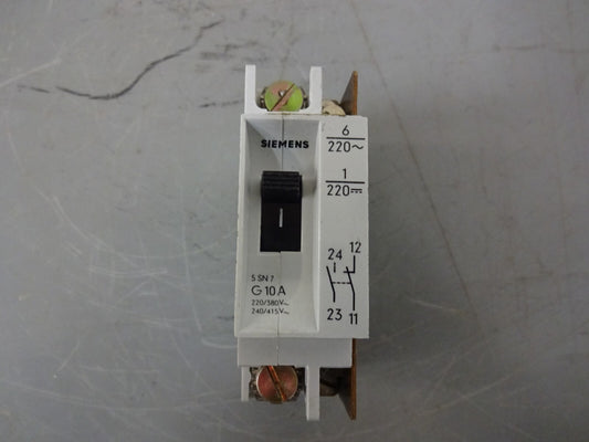 SIEMENS 5SN7G10A / CIRCUIT BREAKER 10AMP 1POLE G-CURVE DIN-RAIL MOUNT