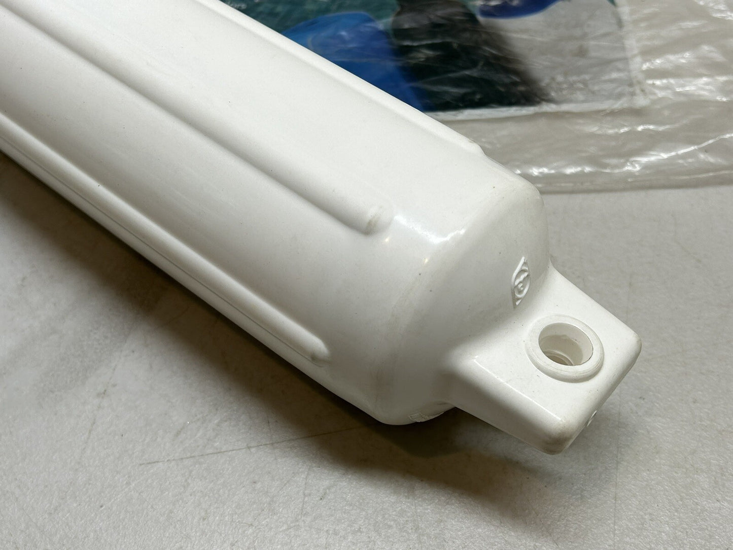 POLYFORM G-1 MARINE FENDER 3.5 X 13 INCH WHITE / NEW OLD STOCK